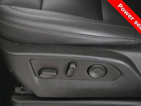 Used 2023 Chevrolet Suburban Z71 image 19