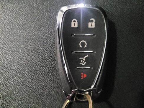 Used 2021 Chevrolet Equinox LT image 32