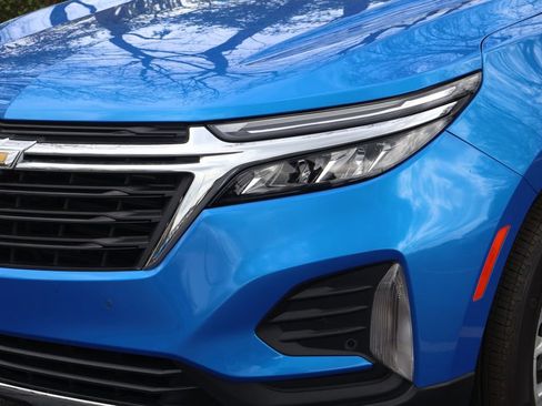 Used 2024 Chevrolet Equinox LT w/ LPO, Floor Liner Package image 3