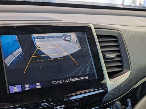 Used 2017 Honda Pilot Touring image 11