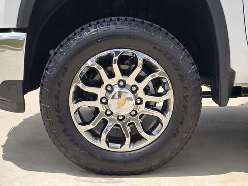 New 2026 Chevrolet Silverado 3500 LTZ w/ LTZ Convenience Package AWD/4WD image 8