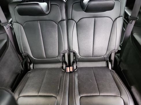 Used 2023 Jeep Grand Cherokee L Overland w/ Luxury Tech Group IV AWD/4WD image 28