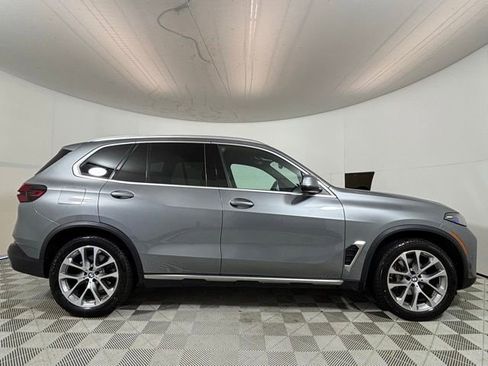 Used 2024 BMW X5 xDrive40i w/ Premium Package AWD/4WD image 8