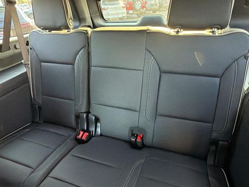 New 2026 Chevrolet Suburban Premier w/ Sun And Tow Package AWD/4WD image 20