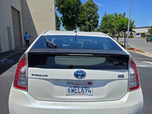 Used 2012 Toyota Prius Two FWD image 3
