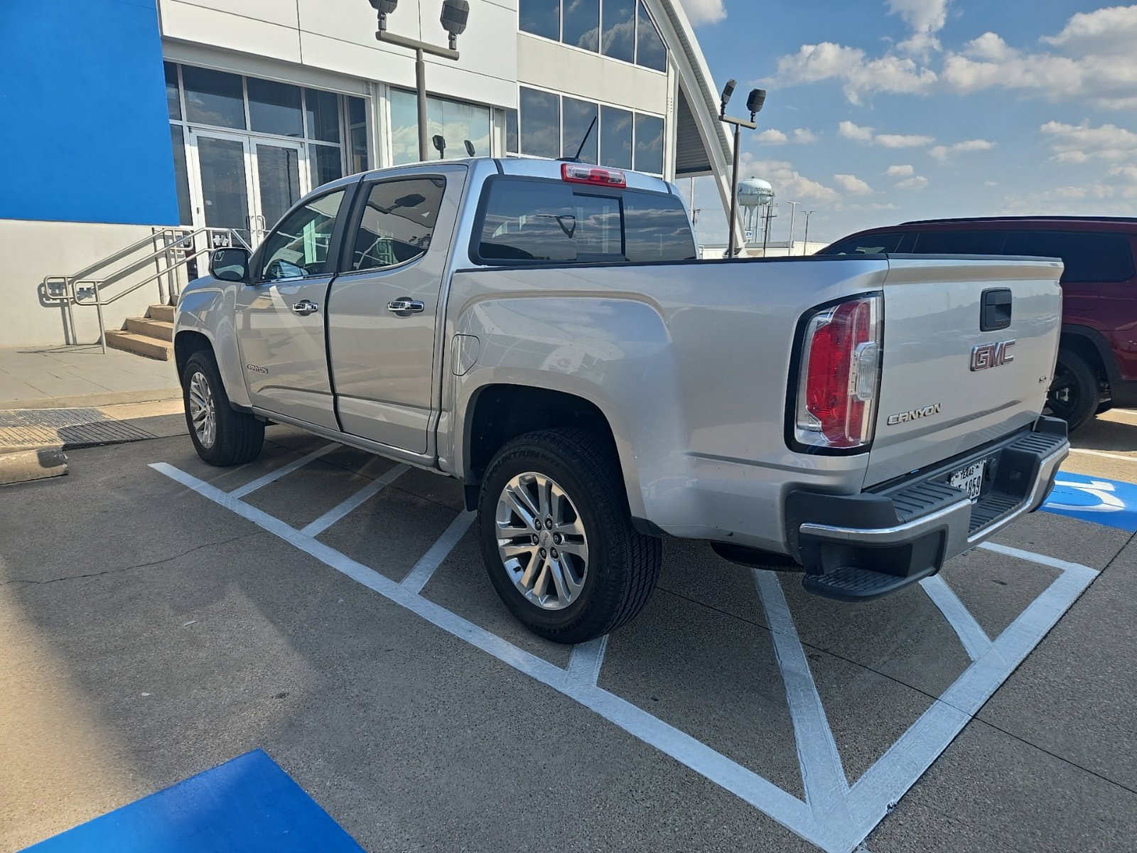 Used 2016 GMC Canyon SLT RWD image 9