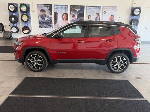 Used 2026 Jeep Compass Limited w/ Sun, Sound & Navigation Group AWD/4WD image 8