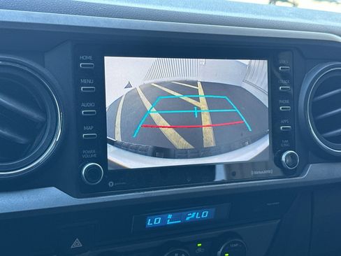 Used 2021 Toyota Tacoma TRD Off-Road image 17