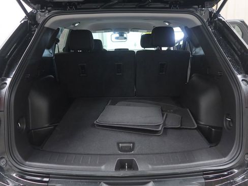 Used 2025 Chevrolet Blazer LT AWD/4WD image 11