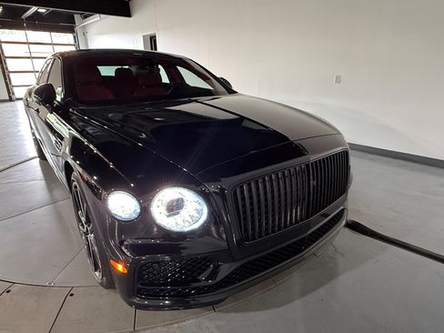 Used 2024 Bentley Flying Spur V8 AWD/4WD image 9