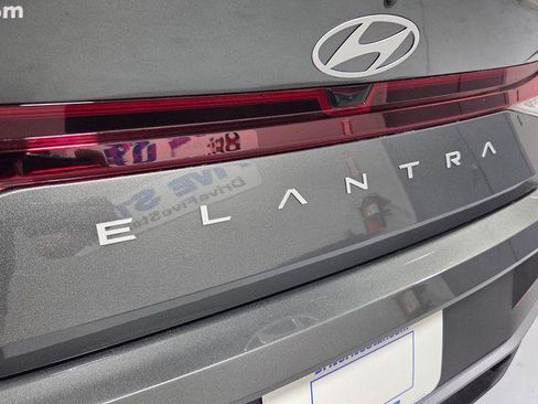 New 2026 Hyundai Elantra SE FWD image 10