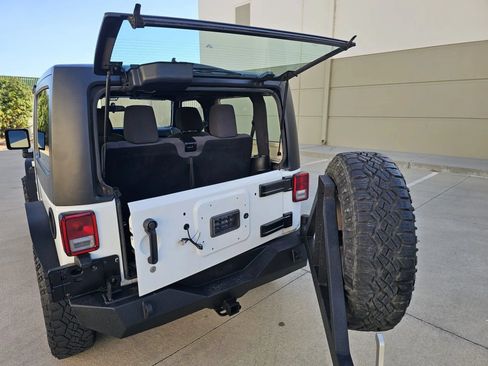 Used 2016 Jeep Wrangler Sport w/ Quick Order Package 24S AWD/4WD image 14
