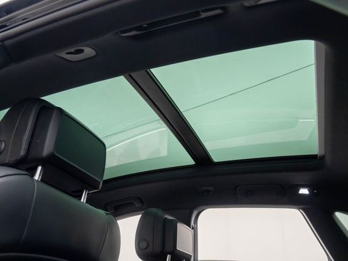 Certified 2023 Porsche Macan S image 17