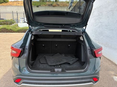 Used 2025 Chevrolet Trax LT w/ LT Convenience Package image 30