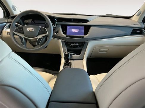 Certified 2023 Cadillac XT5 Premium Luxury w/ LPO, Floor Liner Package image 8