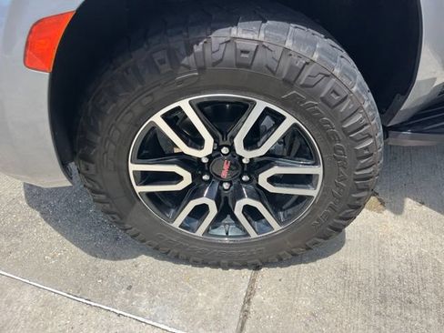 Used 2023 GMC Yukon AT4 w/ LPO, Floor Liner Package AWD/4WD image 34