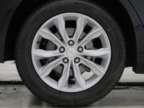 Used 2025 Chevrolet Malibu LT FWD image 9