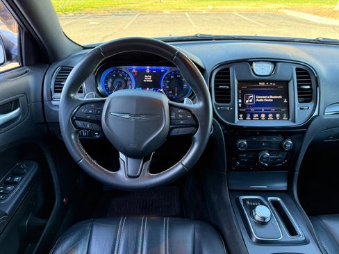 Used 2015 Chrysler 300 S image 9