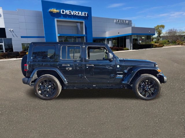 Used 2024 Jeep Wrangler Unlimited Sahara AWD/4WD image 27