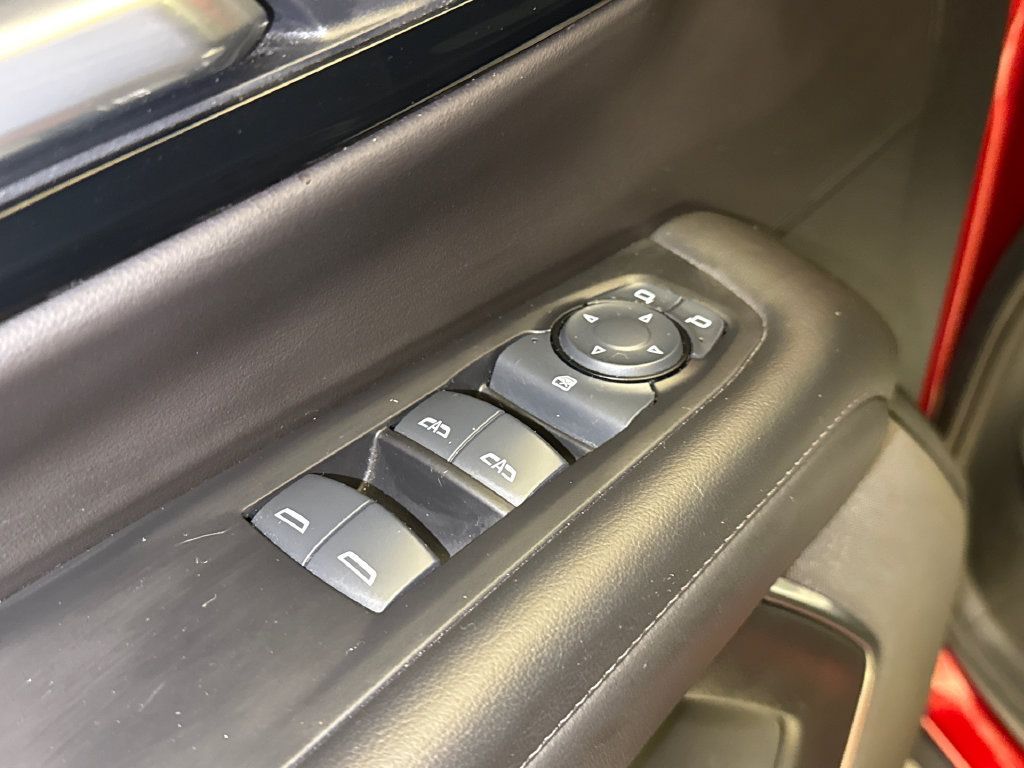 Used 2025 Chevrolet Suburban LS RWD image 21