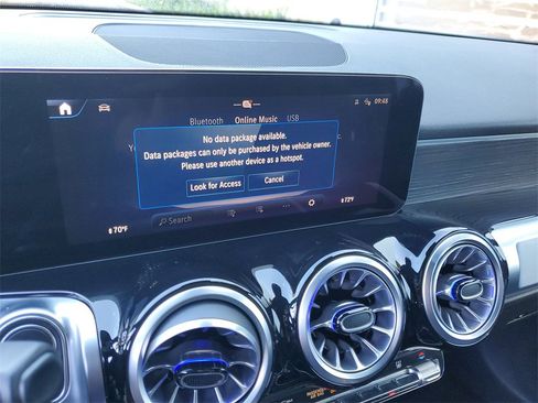 Used 2025 Mercedes-Benz EQB 250+ image 27