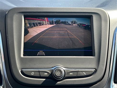 Used 2021 Chevrolet Equinox LT image 22