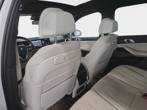 Certified 2024 BMW X5 sDrive40i w/ Premium Package RWD image 9