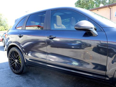 Used 2015 Porsche Cayenne S w/ Premium Package image 9