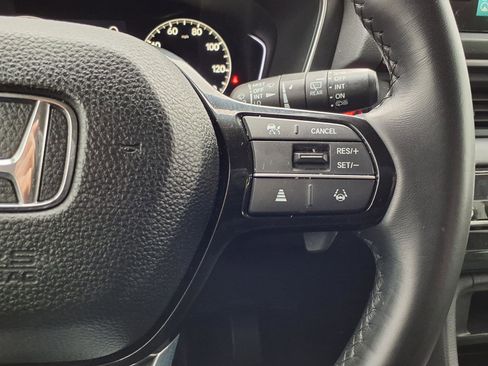 Used 2023 Honda Pilot Touring image 16