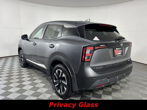 Used 2025 Nissan Kicks SV w/ Illumination Package image 4