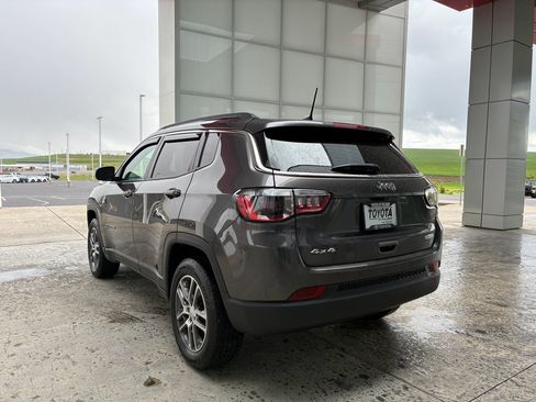 Used 2020 Jeep Compass Latitude AWD/4WD image 6