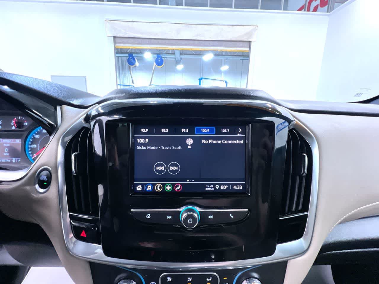 Used 2023 Chevrolet Traverse LS FWD image 24