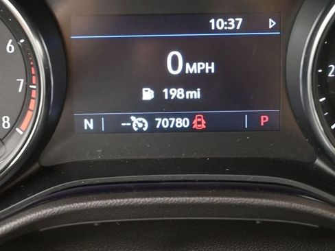 Used 2021 Buick Encore GX Essence w/ Experience Buick Package FWD image 31