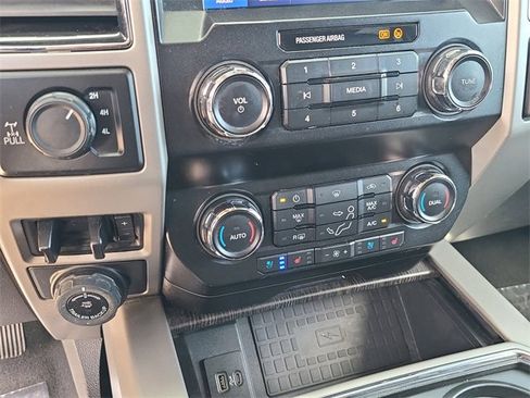 Used 2021 Ford F250 Lariat w/ Tremor Off-Road Package image 33