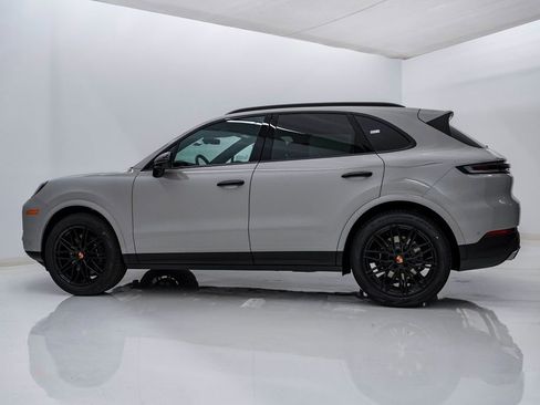 New 2026 Porsche Cayenne image 2