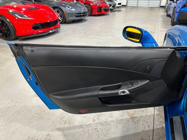 Used 2008 Chevrolet Corvette Coupe w/ Z51 Performance Package RWD image 14