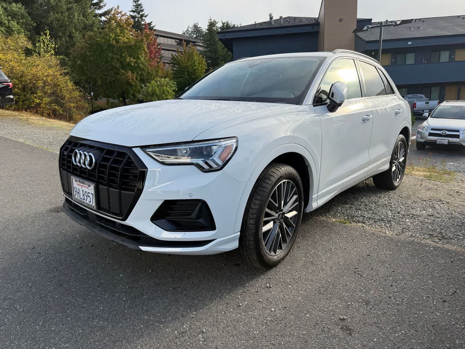 Used 2023 Audi Q3 2.0T Premium w/ Convenience Package AWD/4WD image 1