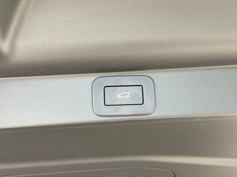 Certified 2024 Land Rover Range Rover SE AWD/4WD image 6