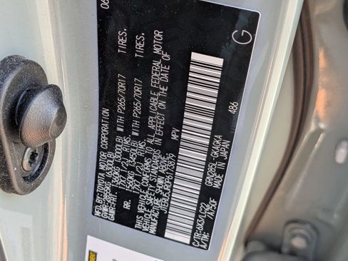 Used 2023 Toyota 4Runner TRD Off-Road Premium w/ Moonroof Package AWD/4WD image 15