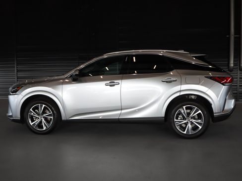 Used 2023 Lexus RX 350h RX 350h Premium image 11