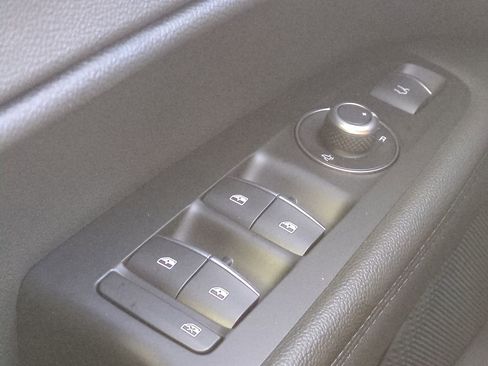 New 2025 Alfa Romeo Stelvio Sprint w/ Convenience Package image 23