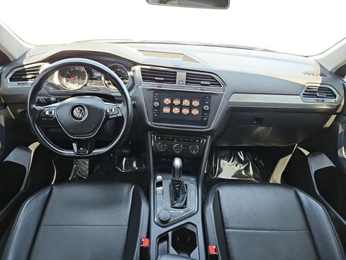 Used 2018 Volkswagen Tiguan SE AWD/4WD image 9