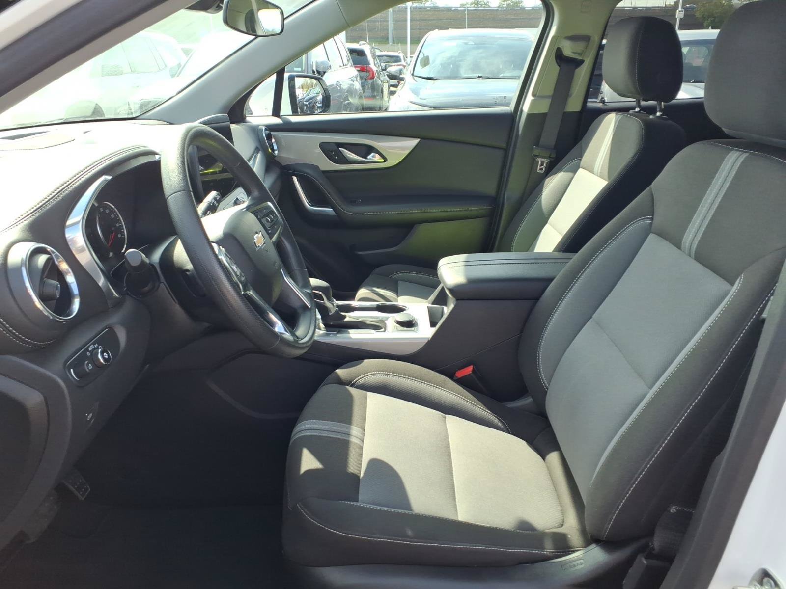 Used 2025 Chevrolet Blazer LT AWD/4WD image 25