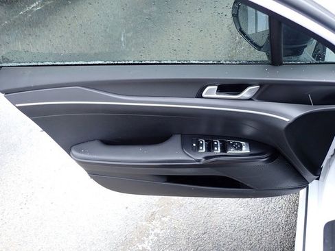 Used 2023 Kia K5 GT-Line image 17