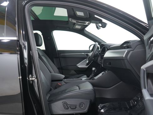 Used 2025 Audi Q3 2.0T Premium image 11