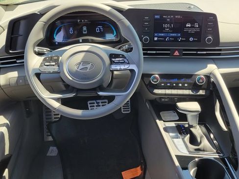 New 2026 Hyundai Elantra SEL Sport FWD image 6