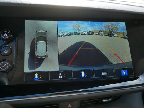 Used 2023 Buick Envision Avenir image 36