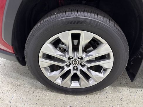 Used 2025 Toyota RAV4 Limited w/ Advanced Technology Package AWD/4WD image 11