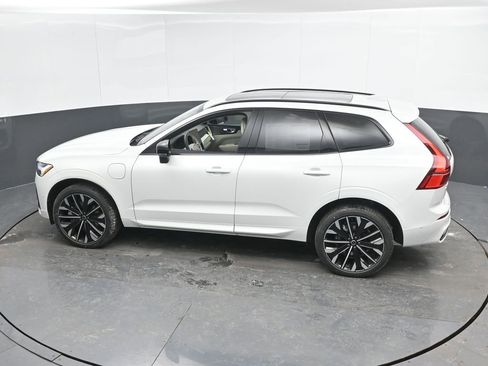 New 2026 Volvo XC60 T8 Ultra w/ Climate Package image 35