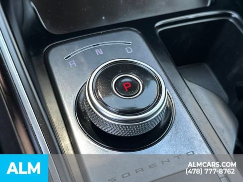 Used 2022 Kia Sorento S FWD image 36